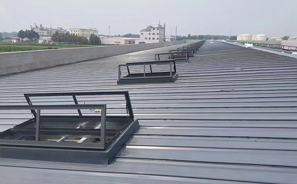 某中学室内体育馆红古排烟窗改造项目