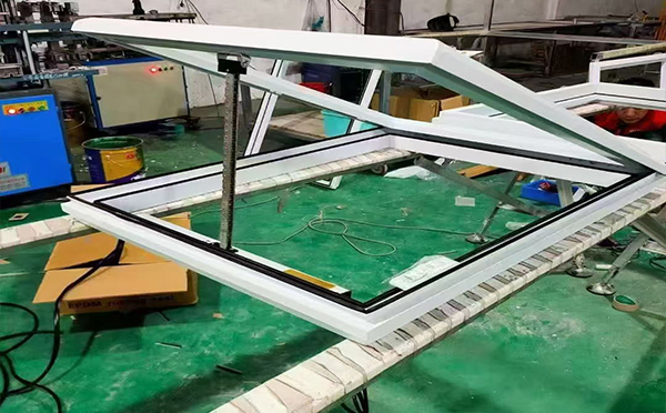 某地下车库出入口红古排烟窗配置工程