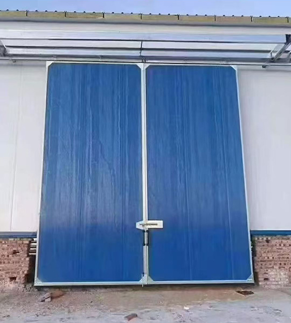 红古工业门在大型仓储物流通道中的应用实例